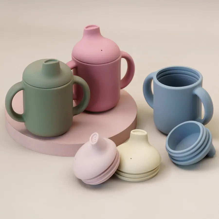 Portable Baby Feeding Cup – Spill-Proof, Ergonomic Design for Easy Mealtime