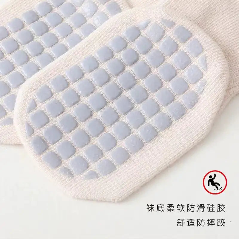 Grippy Socks – Non-Slip, Comfortable, and Stylish Cotton Blend for Everyday Wear