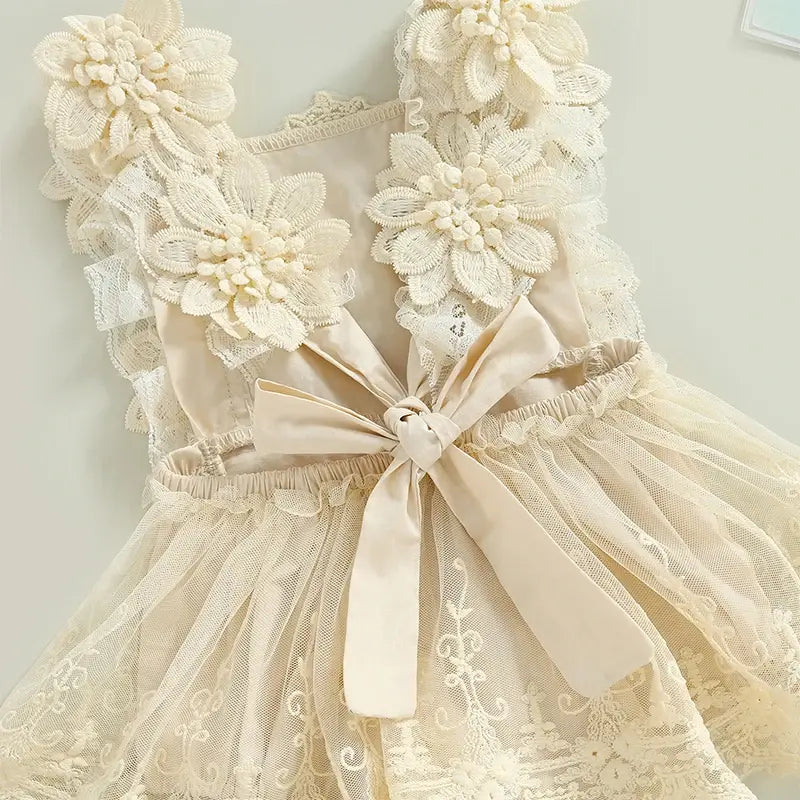 Off-White Sleeveless Romper with Elegant Detailing – Perfect for Special Occasions