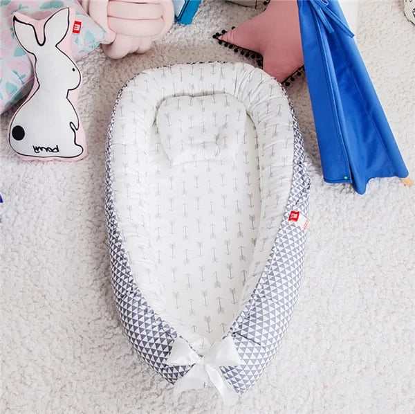 Babynest Portable Newborn Lounger - Cozy, Secure & Machine Washable