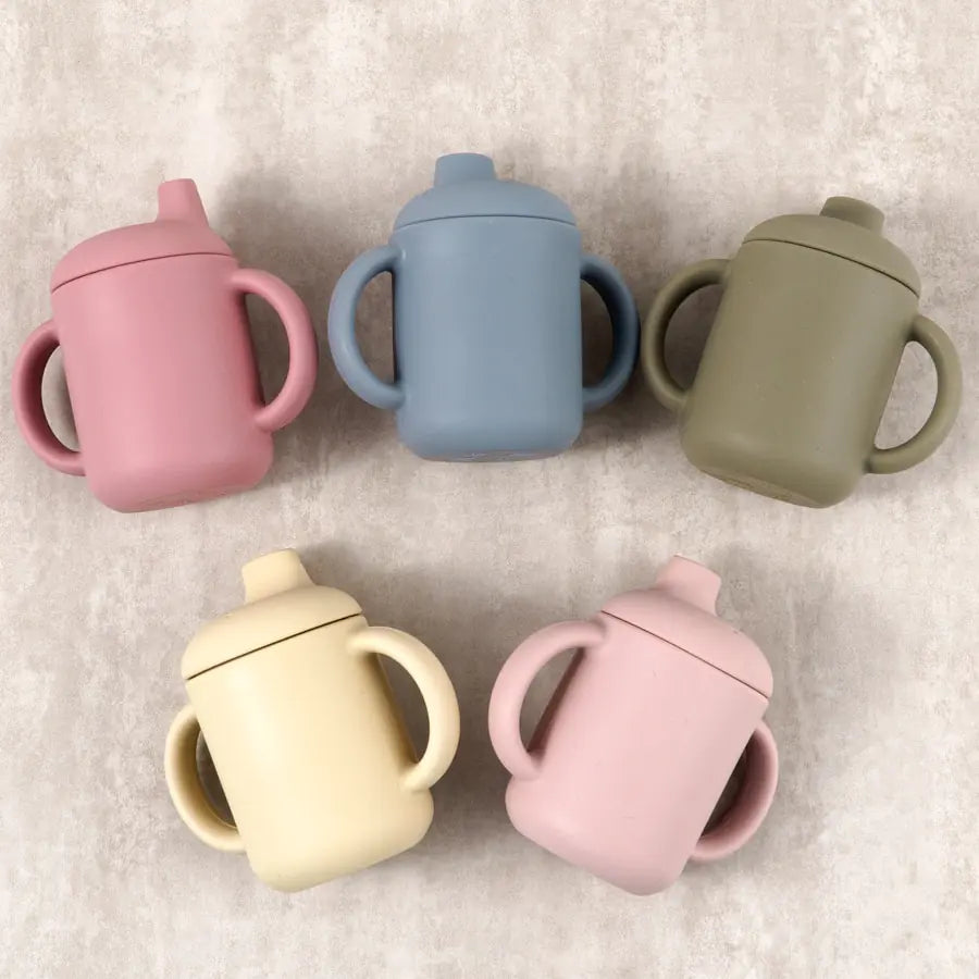 Portable Baby Feeding Cup – Spill-Proof, Ergonomic Design for Easy Mealtime