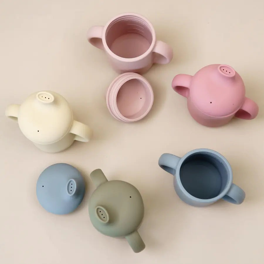 Portable Baby Feeding Cup – Spill-Proof, Ergonomic Design for Easy Mealtime