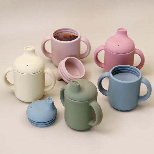 Portable Baby Feeding Cup – Spill-Proof, Ergonomic Design for Easy Mealtime